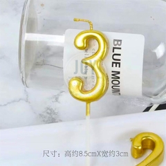 Nến số vàng to 3