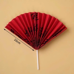 Que cắm hình quạt đỏ + chữ thư pháp