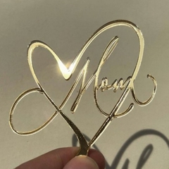 Topper mica ngày của mẹ chữ Mom vàng + trái tim nhỏ (7cm)