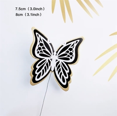 Que cắm hình bướm Chanel trắng đen