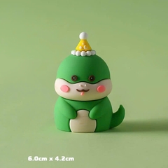 Trang trí silicon rắn xanh cute đội mũ sinh nhật