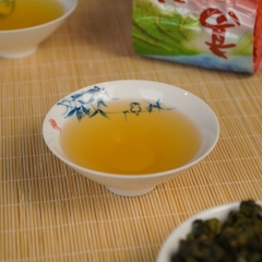 Trà Oolong Tứ Quý