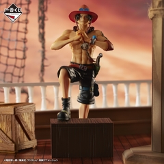 Mô hình IchibanKuji Whitebeard Pirates ~Father and Sons~ - OnePiece Chính hãng Bandai