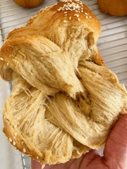 Bánh Mì Hoa Cúc Capuchino