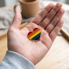 Ghim cài áo LGBT lục sắc cầu vồng trái tim K44235