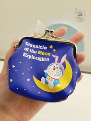 Ví Mini Doraemon Chronicle of the Moon – Họa Tiết Movie 2019, Khóa Bấm Kim Loại