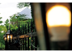 Canon RF 24-240mm f/4-6.3 IS USM - Likenew 99%