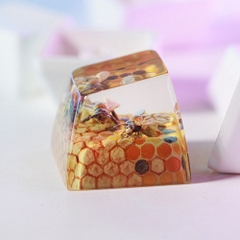 Beehive Artisan Keycap Breakwooden