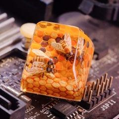 Beehive Artisan Keycap Breakwooden 2