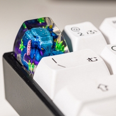 Blue Octopus Artisan Keycap Breakwooden 4