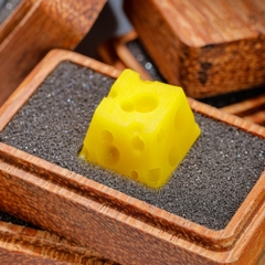 Cheeze Artisan Keycap Breakwooden