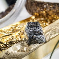 Gray Dragon Artisan Keycap Breakwooden 7