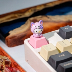 Hello Kitty Artisan Keycap Breakwooden