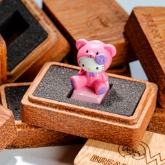 Hello Kitty Artisan Keycap Breakwooden 2