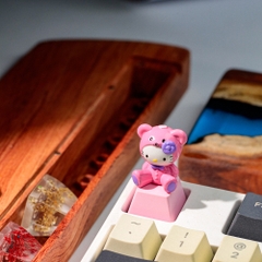Hello Kitty Artisan Keycap Breakwooden 2