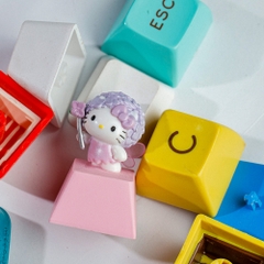 Hello Kitty Artisan Keycap Breakwooden 3
