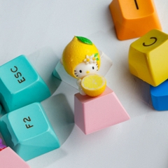 Hello Kitty Artisan Keycap Breakwooden 4