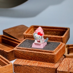 Hello Kitty Artisan Keycap Breakwooden 7