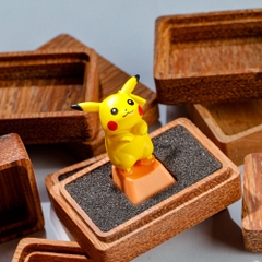 Pokemon - Pikachu Artisan Keycap Breakwooden