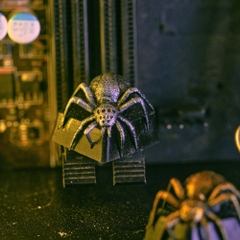 Silver and Gold Spider Artisan Keycap Breakwooden 2