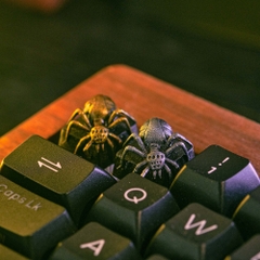 Silver and Gold Spider Artisan Keycap Breakwooden 3