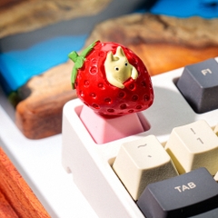 Strawberry Artisan Keycap Breakwooden 2