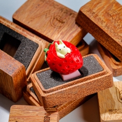 Strawberry Artisan Keycap Breakwooden 3