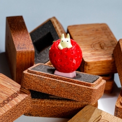 Strawberry Artisan Keycap Breakwooden 3