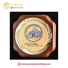 Bảng vinh danh vuông ép kim loại Y tế Đà Nẵng