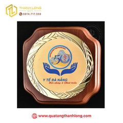 Bảng vinh danh vuông ép kim loại Y tế Đà Nẵng