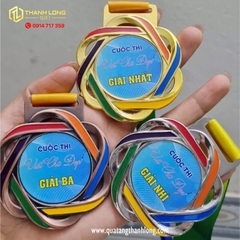 Huy chương bông hoa trao giải, vinh danh, quà tặng