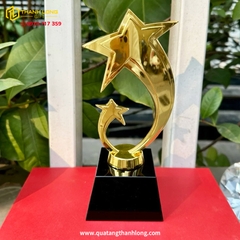 Cúp Vàng Vinh Danh Ngôi Sao Đế Vuông