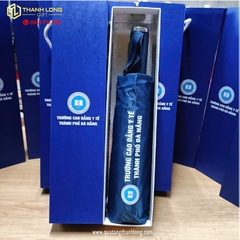 DÙ CẦM TAY IN LOGO – TRƯỜNG CAO ĐẲNG Y TẾ ĐÀ NẴNG