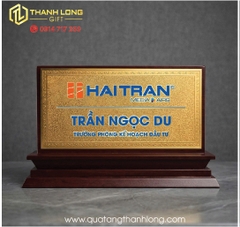 Bảng chức danh gỗ đồng để bàn