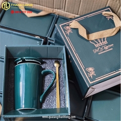 Ly sứ xanh ngọc + thìa kim loại, hộp thiết kế theo yêu cầu