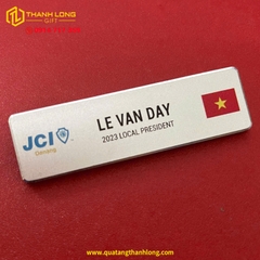 Bảng Tên Nhân Viên Cao Cấp - Sự Chỉn Chu Cho Mọi Doanh Nghiệp