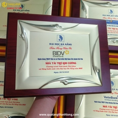 Bảng Vinh Danh Vàng Cao Cấp Tôn Vinh Giá Trị Dẫn Đầu