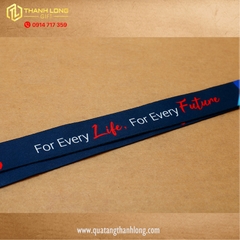 In dây đeo thẻ rộng 2cm in theo cầu