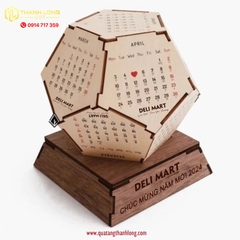 Lịch Gỗ Để Bàn Ngũ Giác
