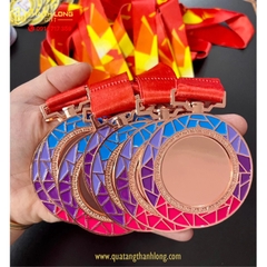 Huy chương 7 màu trao giải, vinh danh, quà tặng