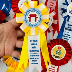 Hoa Cài Áo Sự Kiện Màu Vàng Đuôi Nheo In Tùy Chỉnh