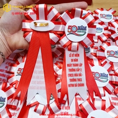 Hoa Cài Áo Sự Kiện Màu Đỏ Sang Trọng