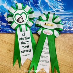 Hoa Cài Áo Xanh Lá Thanh Lịch