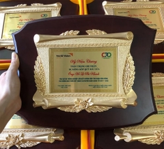 Bảng Vinh Danh Poly Nổi 26x33cm