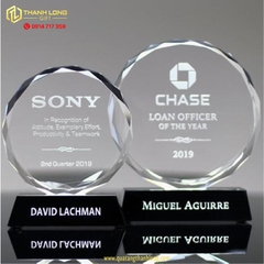 Kỷ niệm chương pha lê tròn  - đế đen.