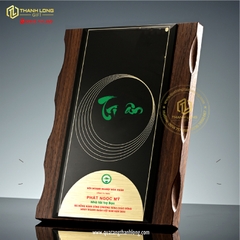 Bảng vinh danh áp pha lê đen
