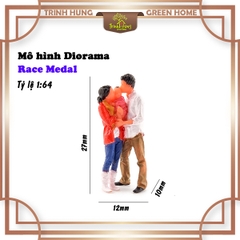 Mô hình Diorama - Race Medal 1:64 - gia đình (bản màu)