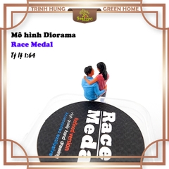 Mô hình Diorama - Race Medal 1:64 - đôi nam nữ ngồi (bản màu)