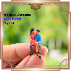 Mô hình Diorama - Race Medal 1:64 - đôi nam nữ ngồi (bản màu)