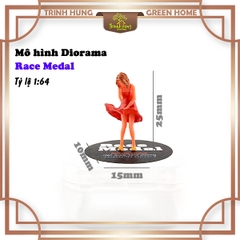 Mô hình Diorama - Race Medal 1:64 - cô gái gió thổi váy (bản màu)